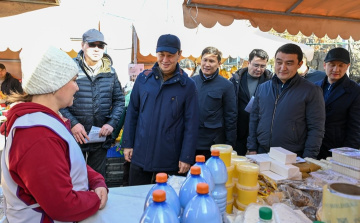 Аким Алматы посетил ярмарку выходного дня