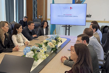 В Индустриальной зоне Алматы прошло выездное заседание Женского крыла партии «AMANAT» 