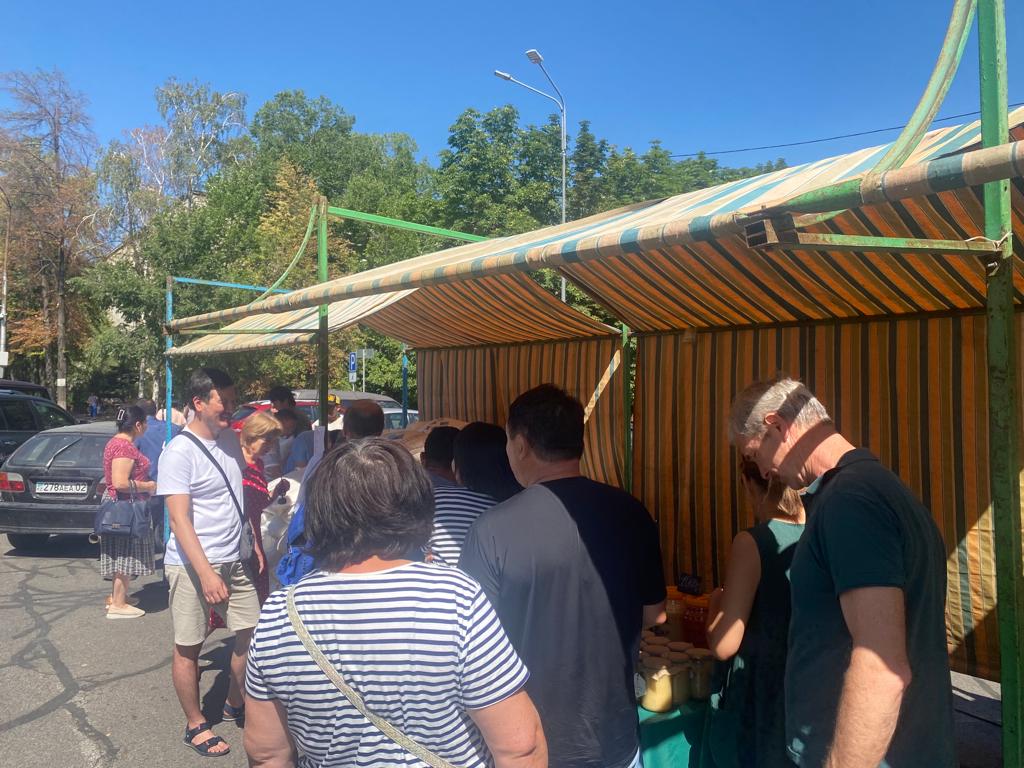 Дополнительные поставки сахара на ярмарки и в магазины «у дома» организовали в Алматы